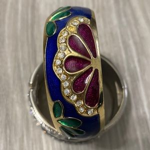 Beautiful handcrafted bangle bracelet from Spain.